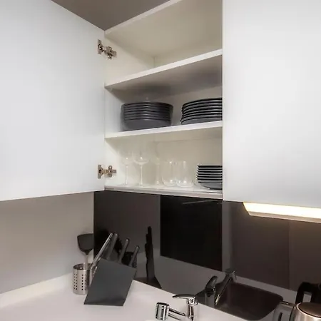 0045 - Kadikoy, Comfy, Cozy And Modern. Istanbul