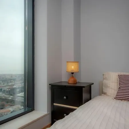 0045 - Kadikoy, Comfy, Cozy And Modern. * Istanbul