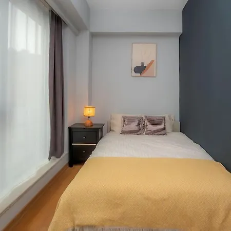 0045 - Kadikoy, Comfy, Cozy And Modern. Istanbul