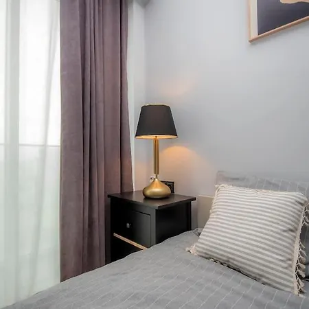 0045 - Kadikoy, Comfy, Cozy And Modern.